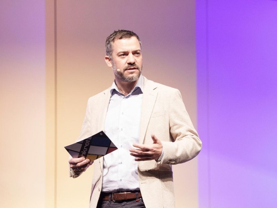 {f:if(condition:'{item.images.0.alternative}', then:'{item.images.0.alternative}'}