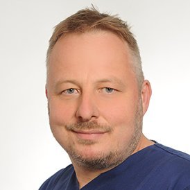 Dr. med. Christian Leuthold Porträt von Dr. med. Christian Leuthold, Oberarzt, Facharzt für Anästhesiologie, Zusatzbezeichnung Intensivmedizin, spezielle Schmerztherapie, Notfallmedizin am Sana Klinikum Coburg der Sana Kliniken Oberfranken