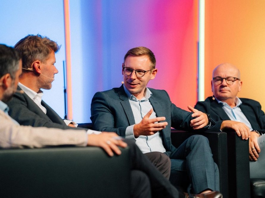 {f:if(condition:'{item.images.0.alternative}', then:'{item.images.0.alternative}'}