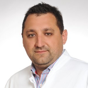 Dr. medic. Andrei Nistor Porträt von Dr. medic. Andrei Nistor, Leitender Oberarzt, Facharzt für Gefäßchirurgie am Sana Klinikum Coburg der Sana Kliniken Oberfranken