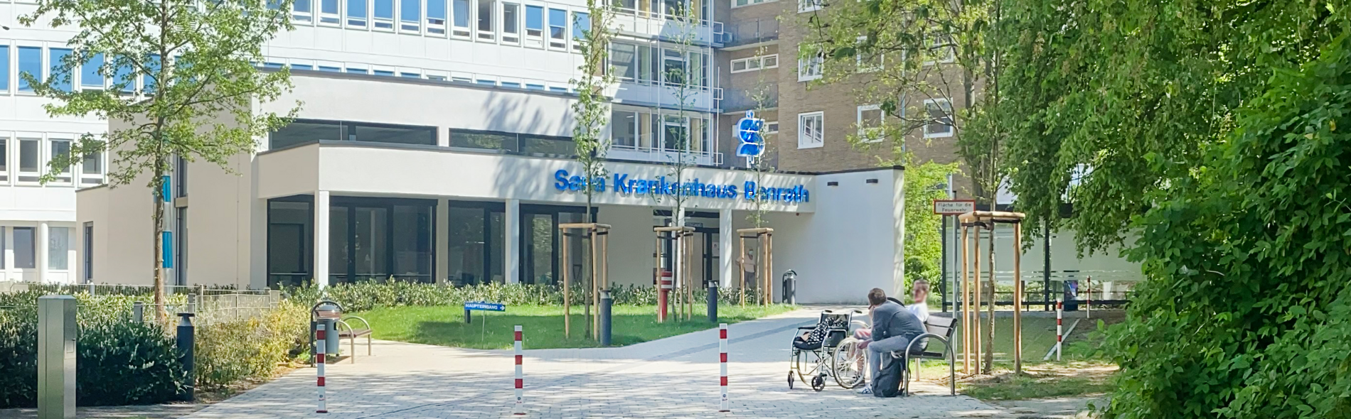 Foto des Eingang zum Sana Klinikum in Düsseldorf-Benrath