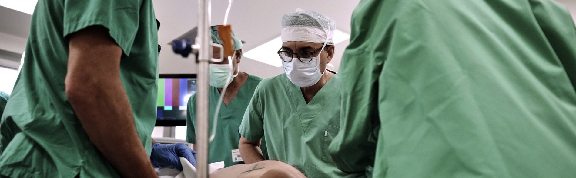 Foto einer Operation im Sana Klinikum Offenbach.