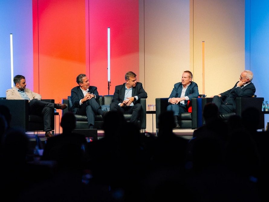 {f:if(condition:'{item.images.0.alternative}', then:'{item.images.0.alternative}'}