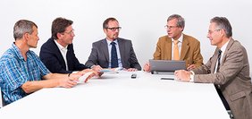 V.l.n.r. Internist Dr. med. J. Dlugosch (Dietzenbach), Chefarzt Prof. Dr. med. A. Billing (Sana Klinikum Offenbach), Ltd. Oberarzt Dr. med. M. Hanika (Sana Klinikum Offenbach), Chefarzt Prof. Dr. med. H. Klepzig (Sana Klinikum Offenbach) und Internist D
