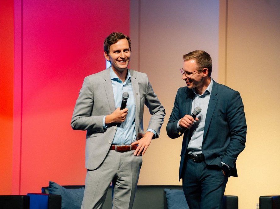 {f:if(condition:'{item.images.0.alternative}', then:'{item.images.0.alternative}'}