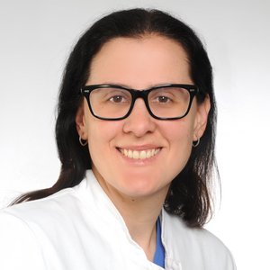 Beatriz Tose Costa Paiva Porträt von Beatriz Tose Costa Paiva, Fachärztin für Innere Medizin und Kardiologie am Sana Klinikum Lichtenfels der Sana Kliniken Oberfranken