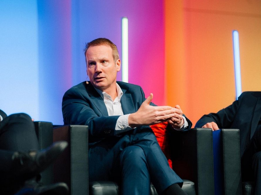 {f:if(condition:'{item.images.0.alternative}', then:'{item.images.0.alternative}'}