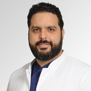 Mohamed Shaheen Porträt von Mohamed Shaheen, Funktionsoberarzt am Sana Klinikum Coburg der Sana Kliniken Oberfranken.