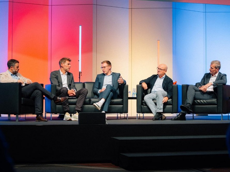 {f:if(condition:'{item.images.0.alternative}', then:'{item.images.0.alternative}'}