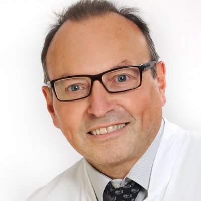 Porträt von Dr. Alessandro Abbate, Facharzt für Orthopädie und Unfallchirurgie am MVZ Klinikum Neustadt.