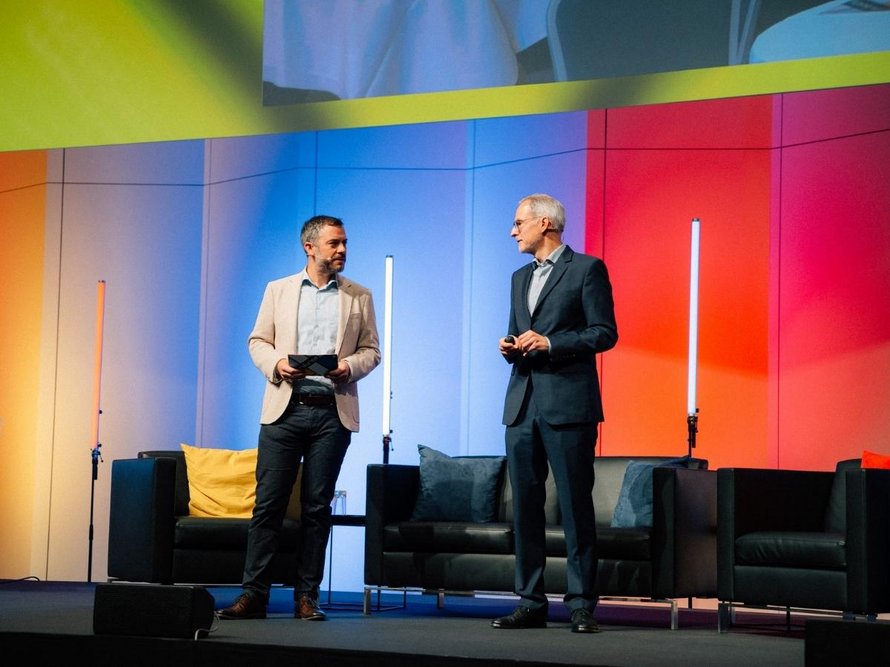 {f:if(condition:'{item.images.0.alternative}', then:'{item.images.0.alternative}'}