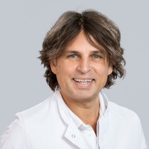Dr. Thomas Fink