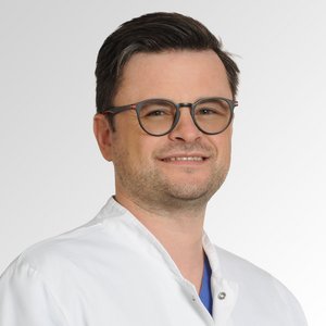 Dimitar Ivanov Porträt von Dimitar Ivanov, Oberarzt, Facharzt für Innere Medizin und Kardiologie am Sana Klinikum Coburg der Sana Kliniken Oberfranken.