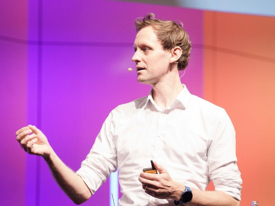 {f:if(condition:'{item.images.0.alternative}', then:'{item.images.0.alternative}'}