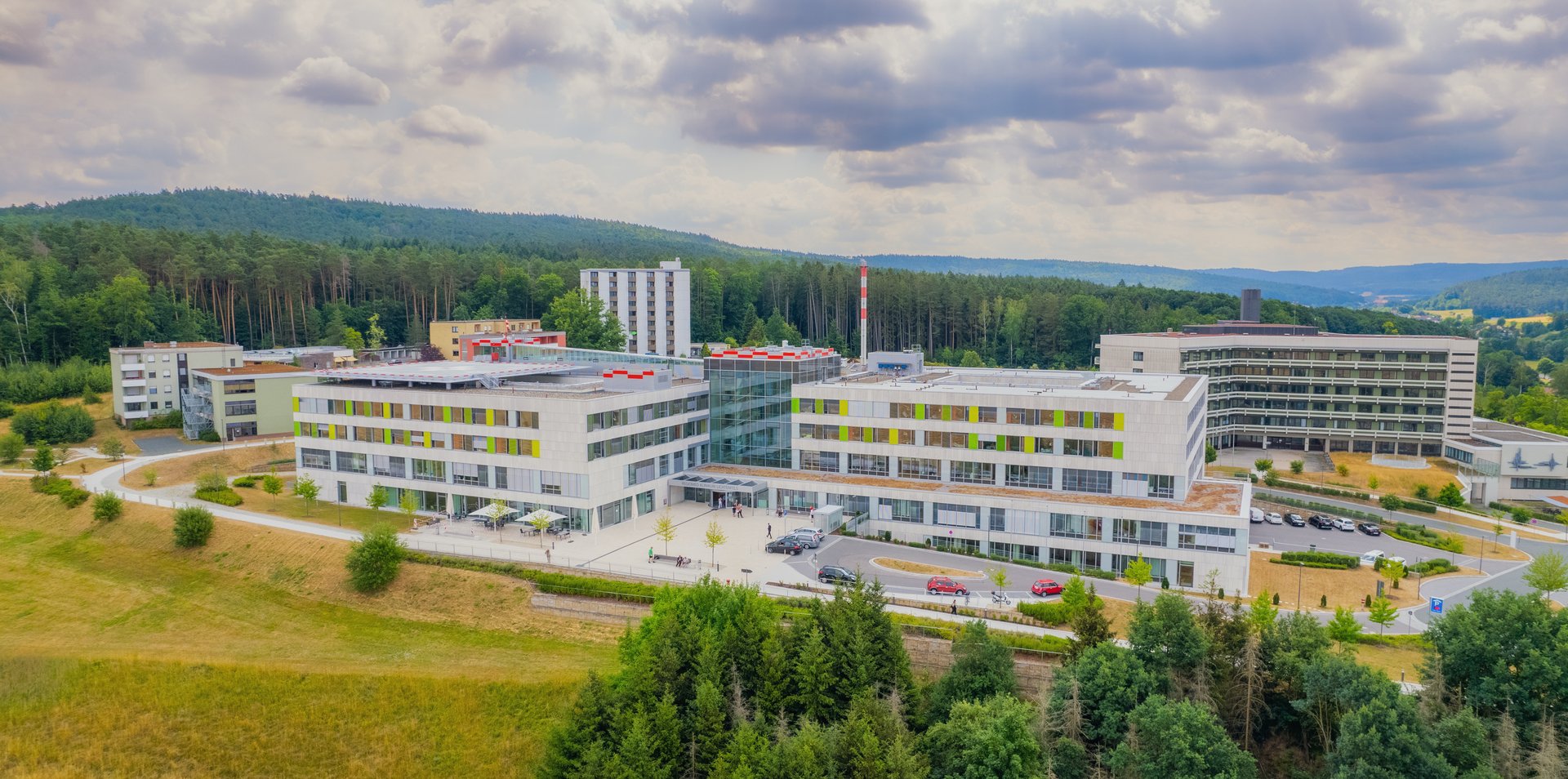 Luftaufnahme-Foto vom Klinikum Lichtenfels der Sana Kliniken Oberfranken.